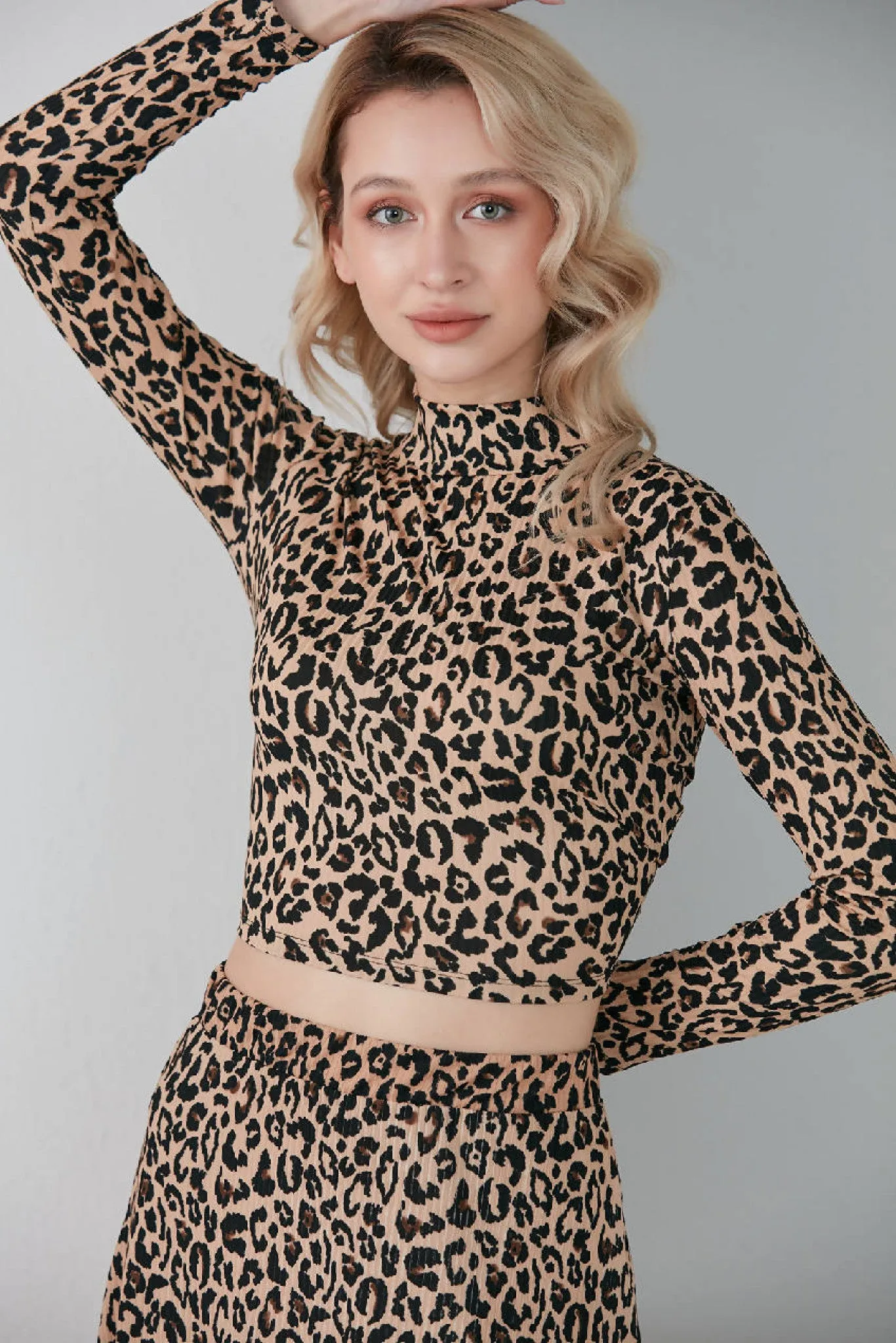 Love And Joy London High Neck Open Back Sleeve Top Leopard